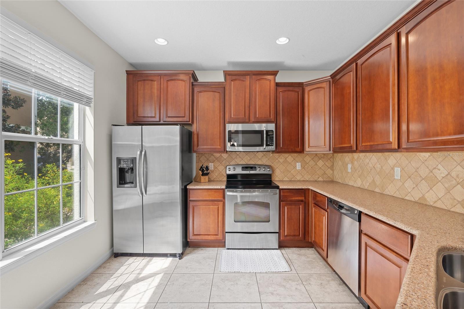 Image 4 of 30 For 6714 Breezy Palm Drive