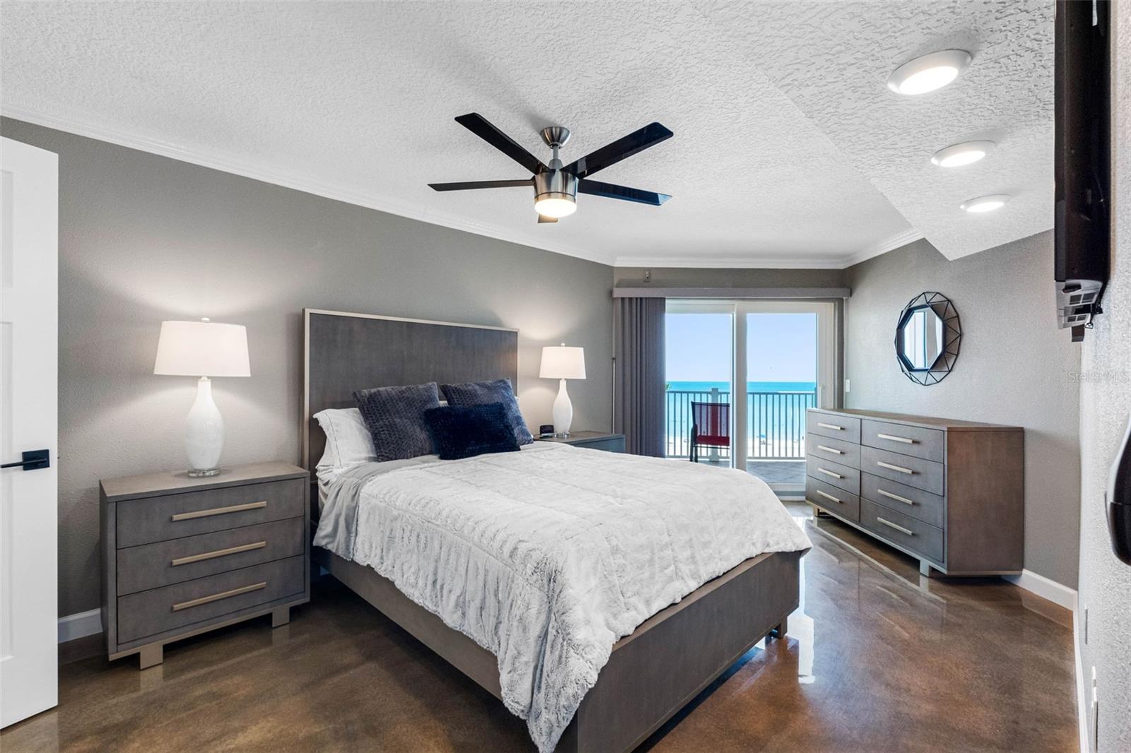 Image 11 of 40 For 17980 Gulf Boulevard 503