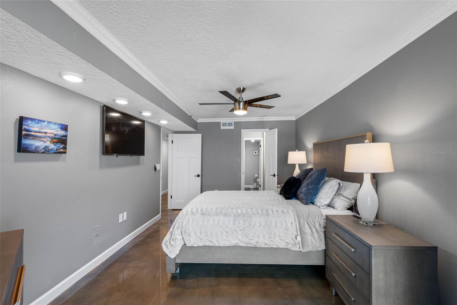Image 23 of 40 For 17980 Gulf Boulevard 503
