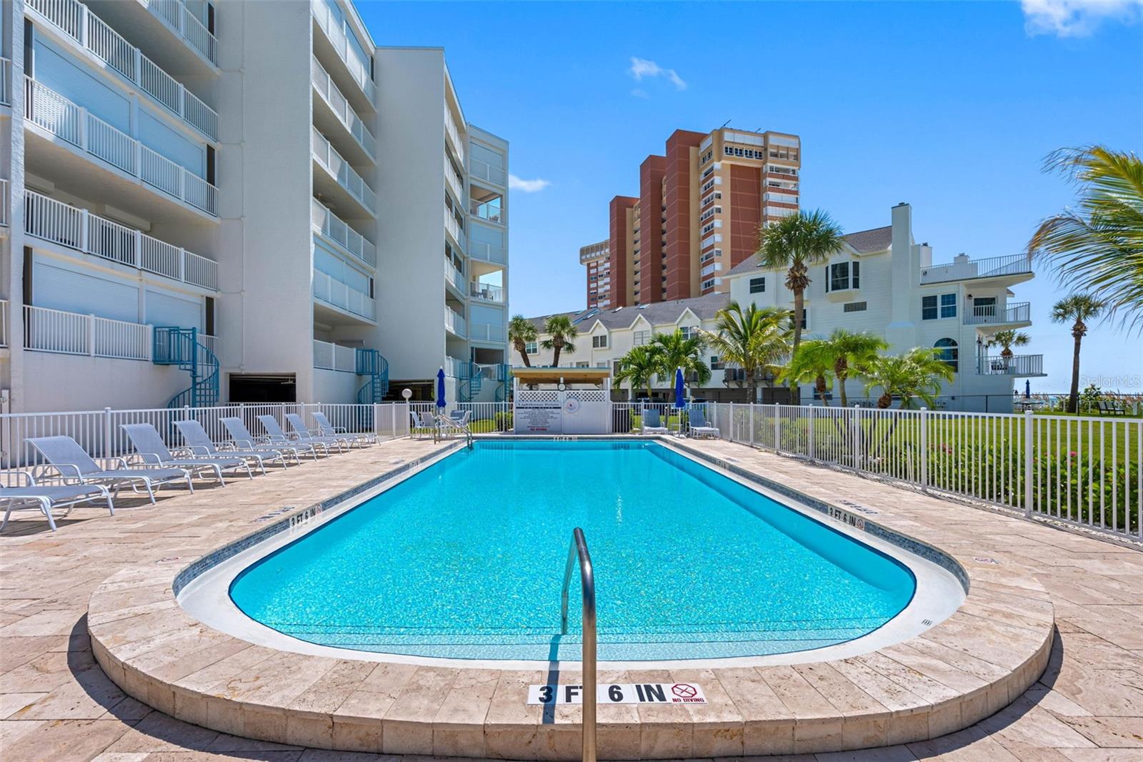 Image 26 of 40 For 17980 Gulf Boulevard 503