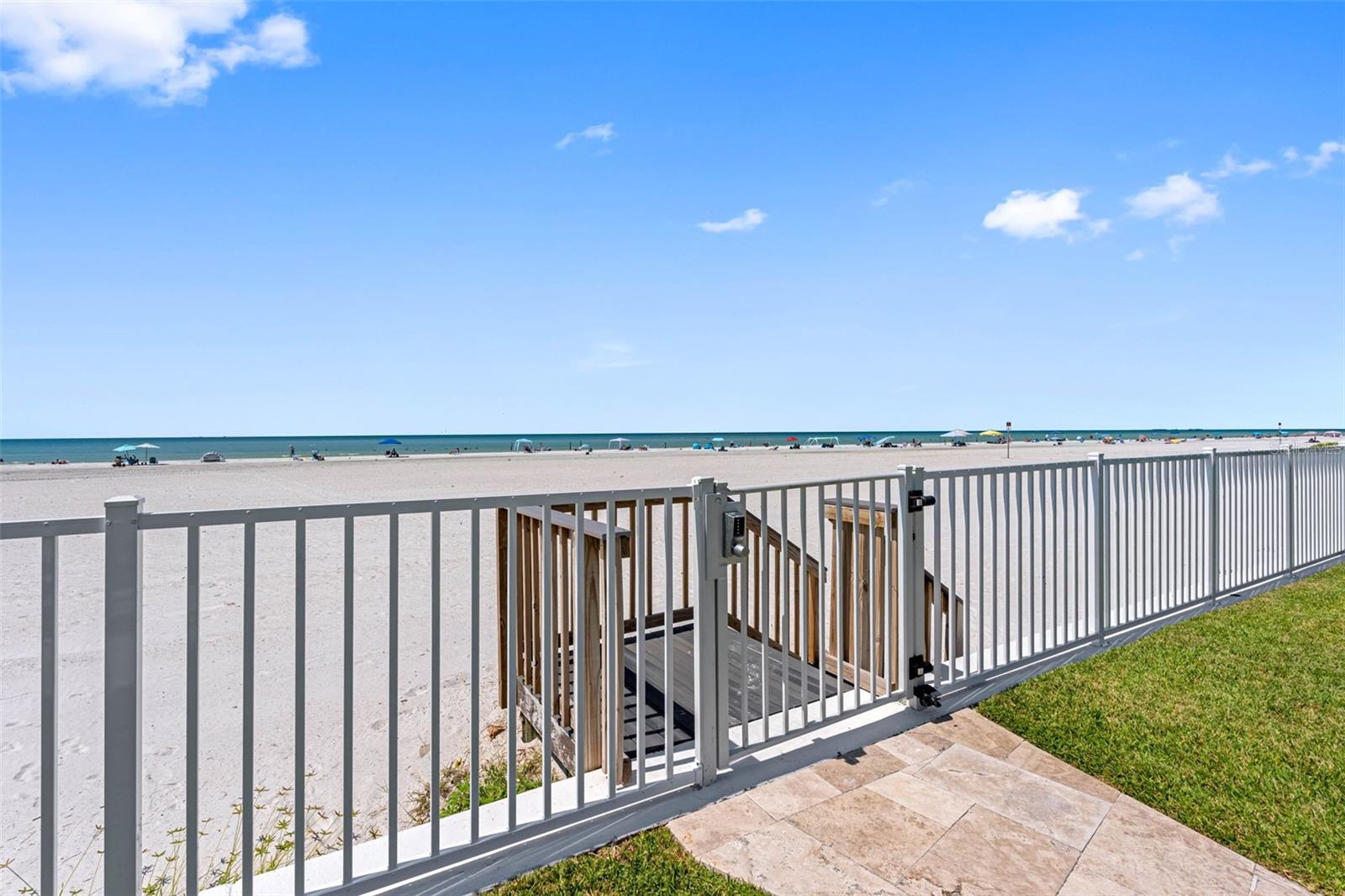 Image 29 of 40 For 17980 Gulf Boulevard 503
