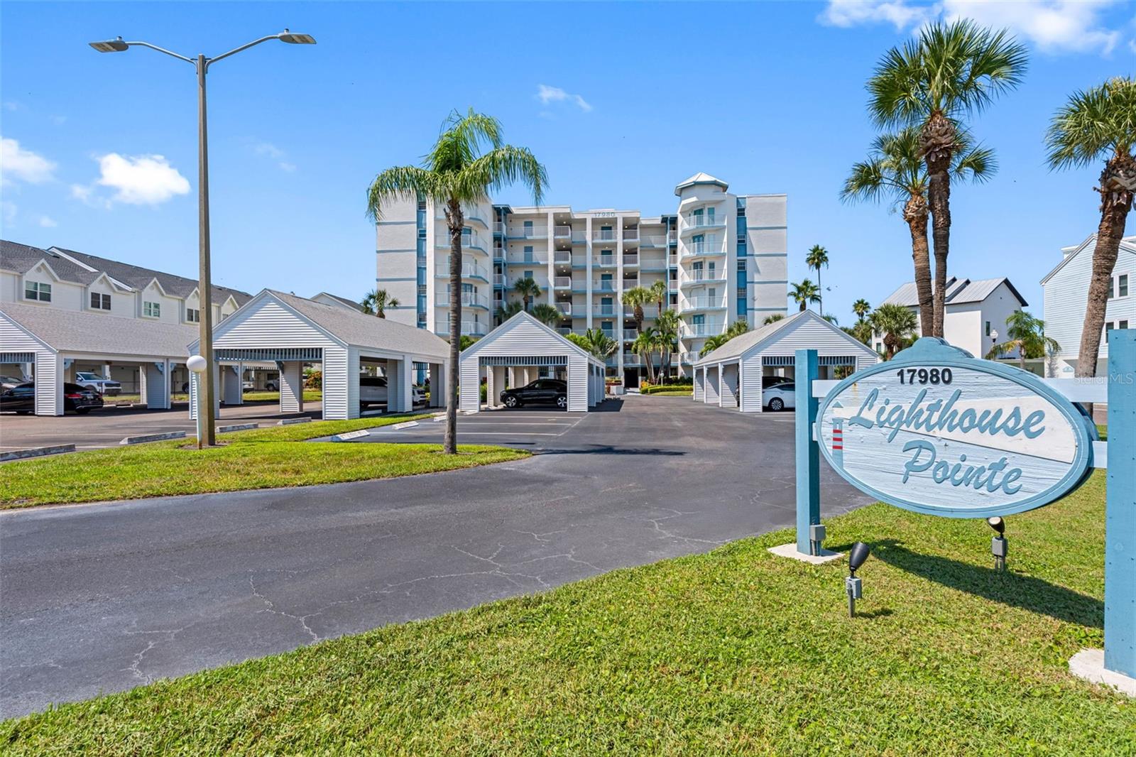 Image 3 of 40 For 17980 Gulf Boulevard 503