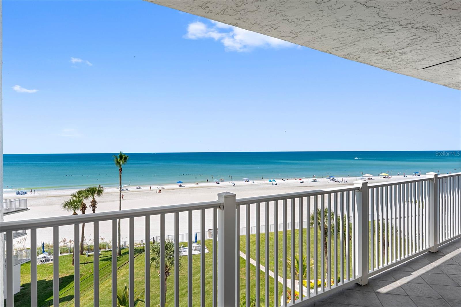 Image 5 of 40 For 17980 Gulf Boulevard 503