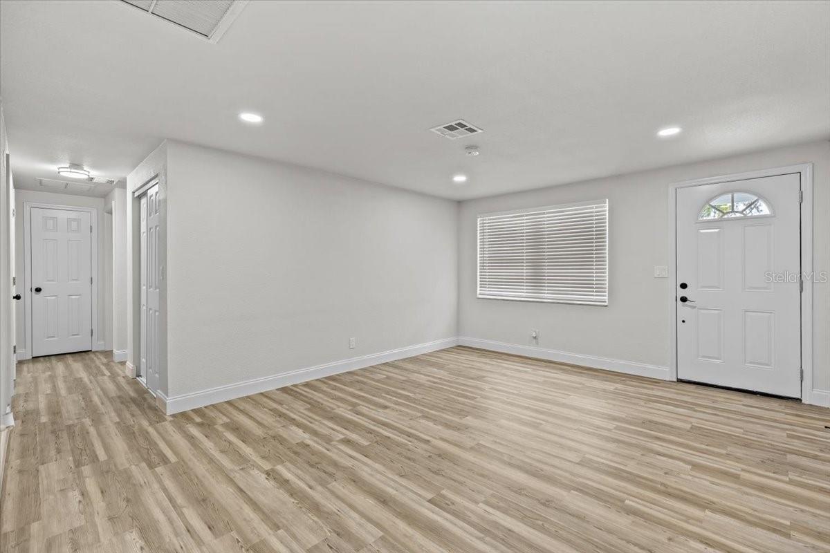Image 11 of 45 For 7480 Hobson Street Ne
