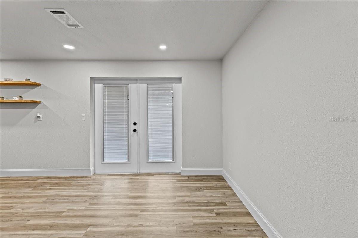 Image 15 of 45 For 7480 Hobson Street Ne