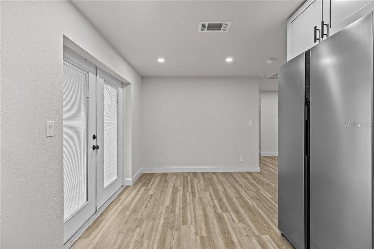 Image 22 of 45 For 7480 Hobson Street Ne