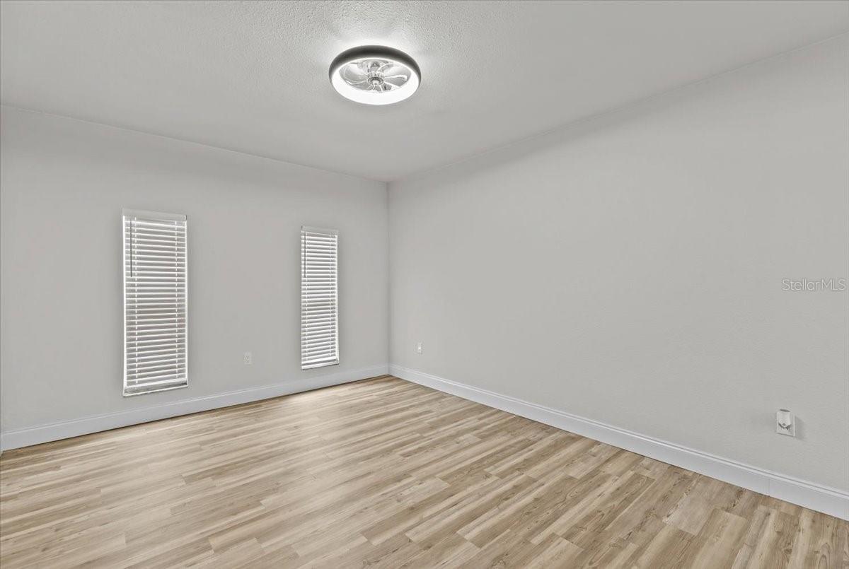 Image 23 of 45 For 7480 Hobson Street Ne