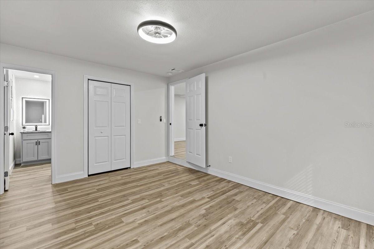 Image 24 of 45 For 7480 Hobson Street Ne