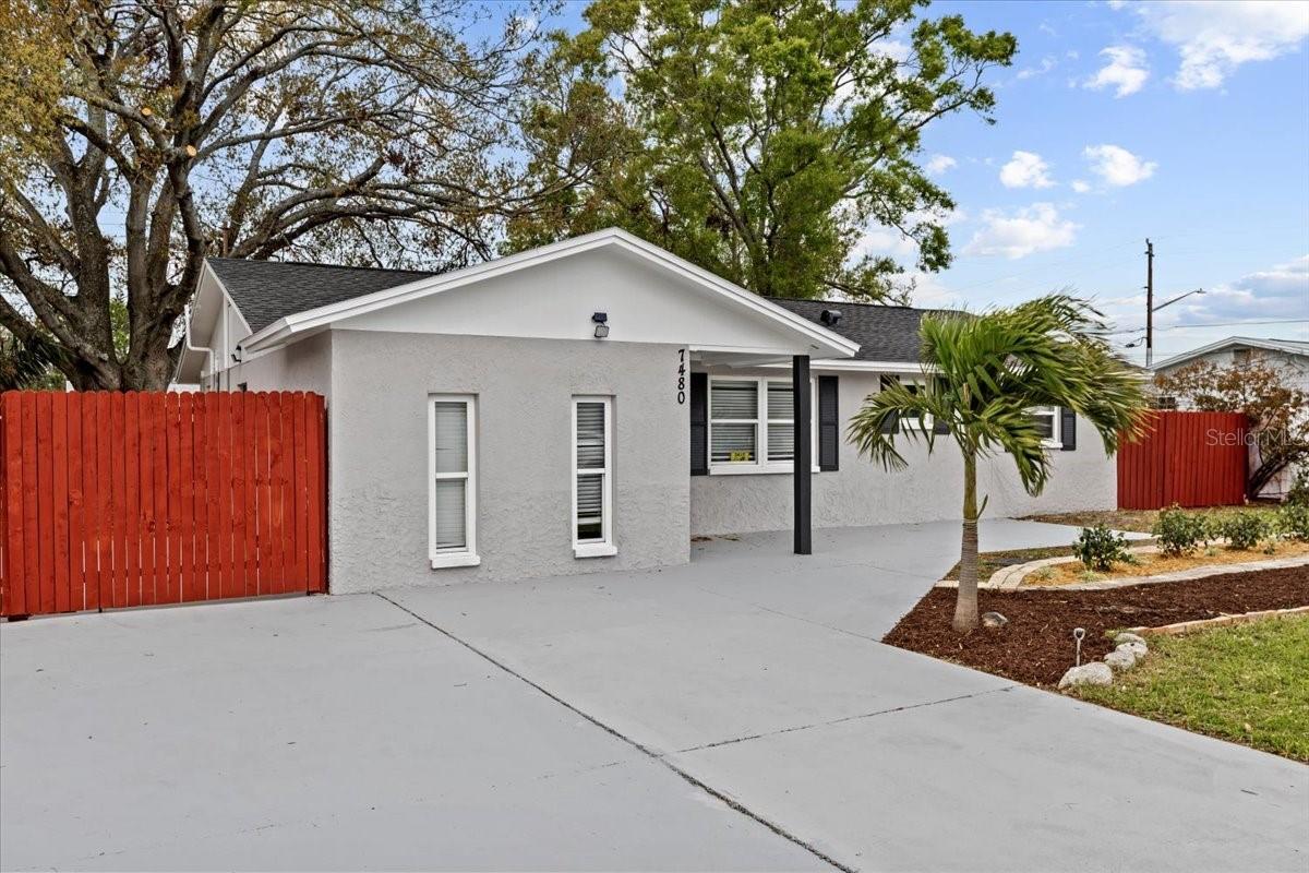 Image 3 of 45 For 7480 Hobson Street Ne