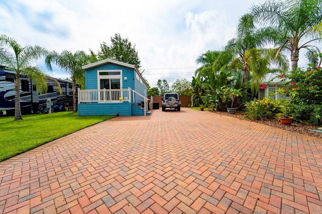 Image 13 of 51 For 6955 Amanda Vista Circle