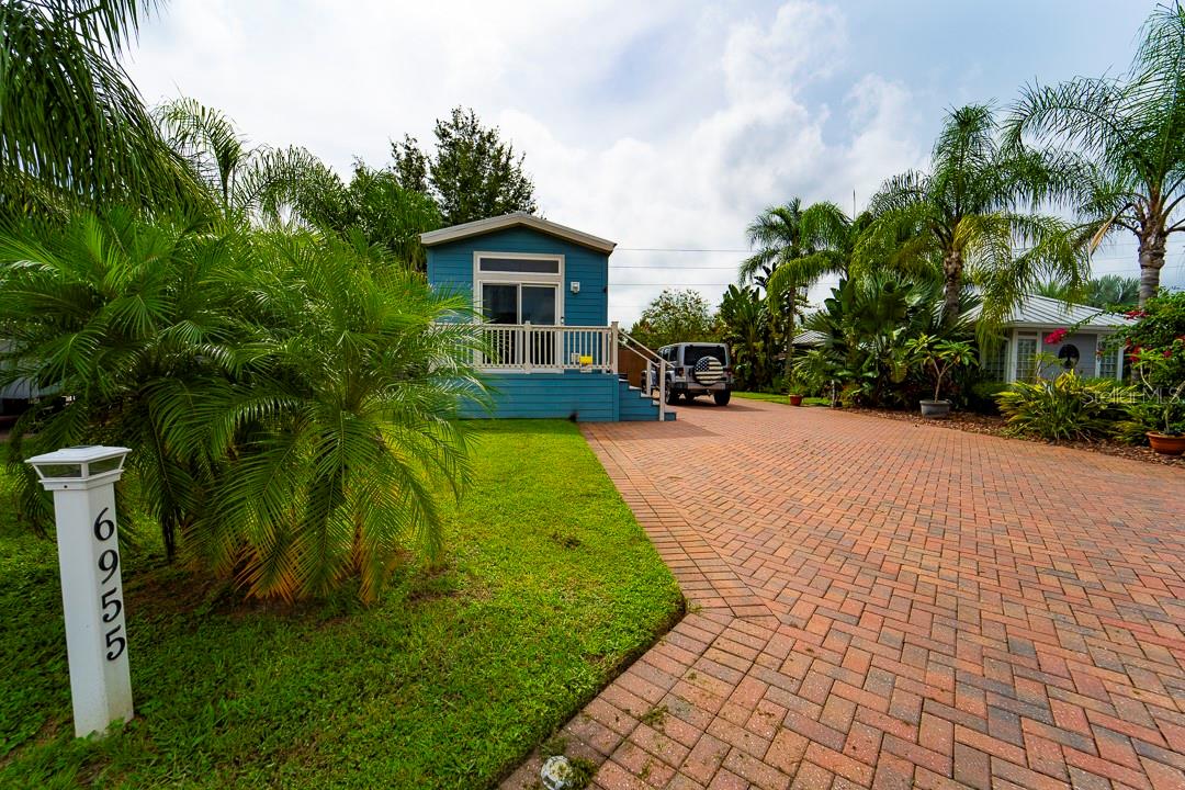 Image 14 of 51 For 6955 Amanda Vista Circle