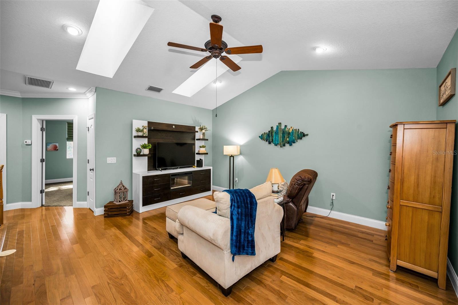 Image 38 of 61 For 1904 Paw Paw Place