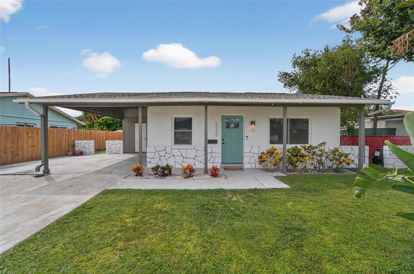 Details for 6550 West Shore Circle, TAMPA, FL 33616
