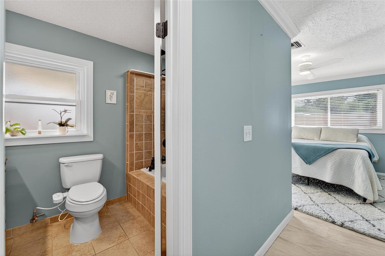 Image 37 of 57 For 6550 West Shore Circle