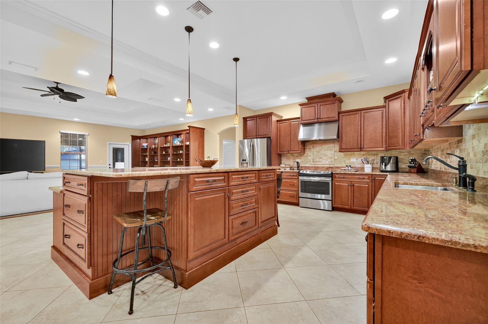 Image 11 of 46 For 11332 Marjory Avenue