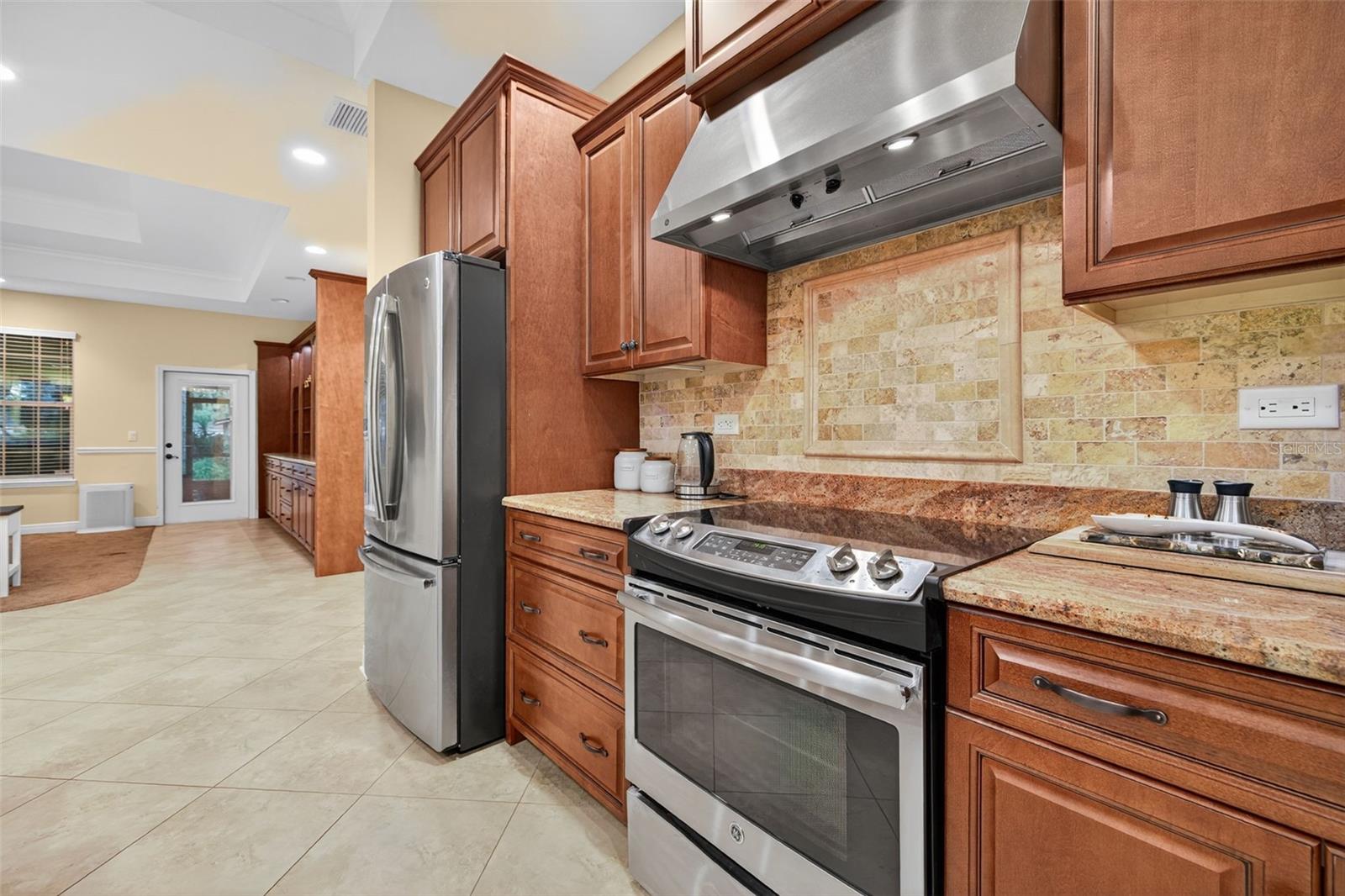 Image 12 of 46 For 11332 Marjory Avenue