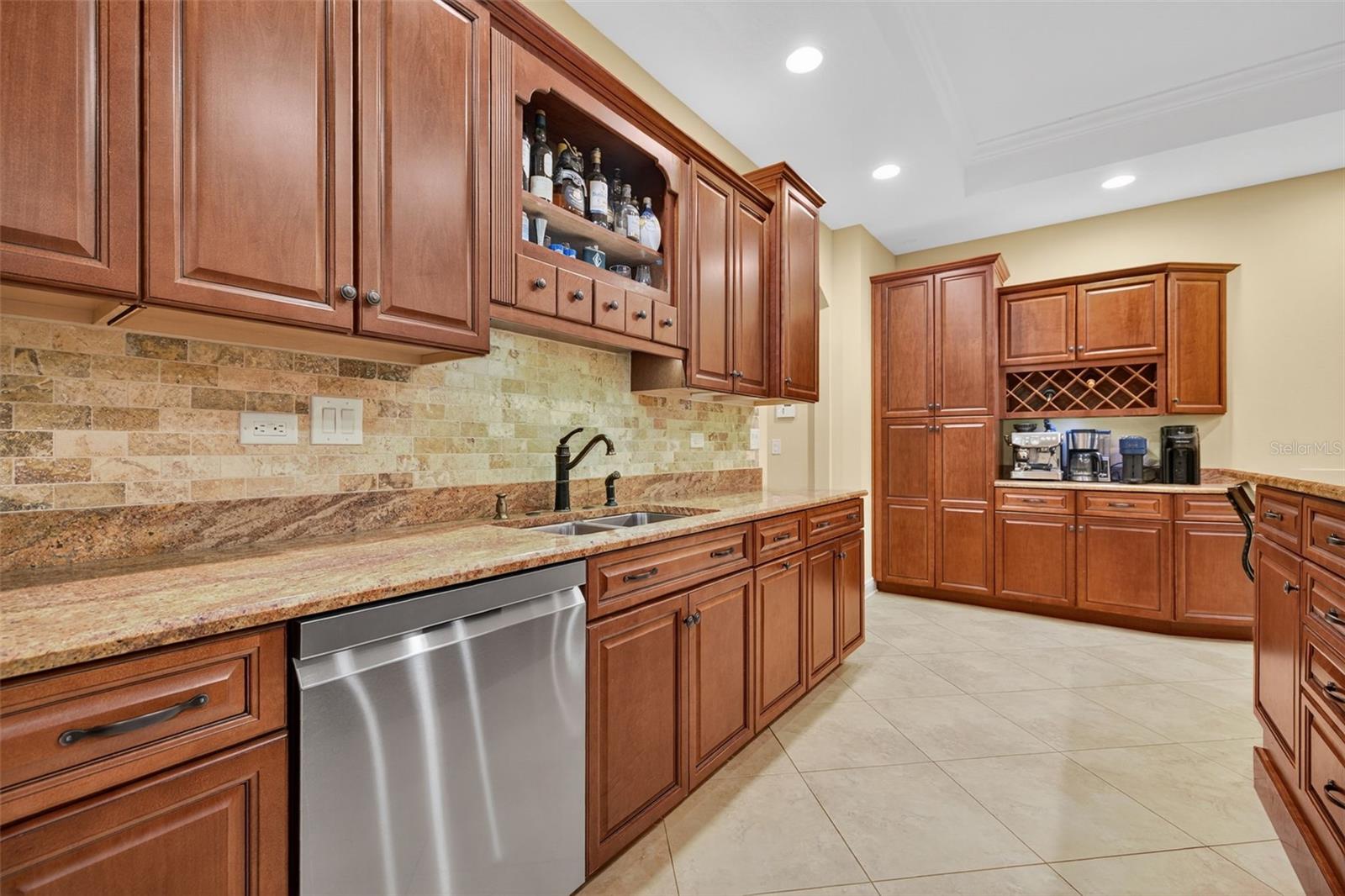 Image 13 of 46 For 11332 Marjory Avenue