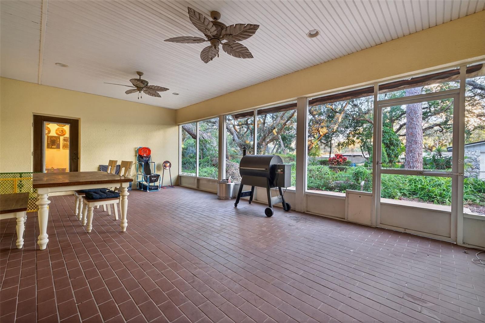 Image 33 of 46 For 11332 Marjory Avenue
