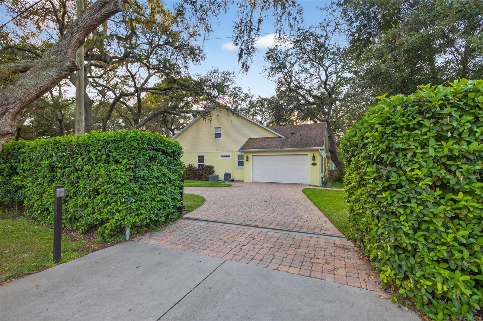 Image 36 of 46 For 11332 Marjory Avenue