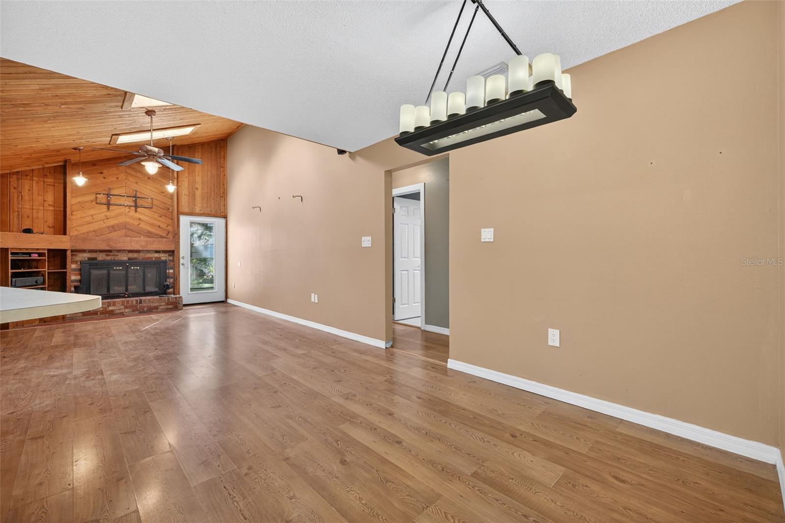 Image 10 of 39 For 2753 Oak Bend Court