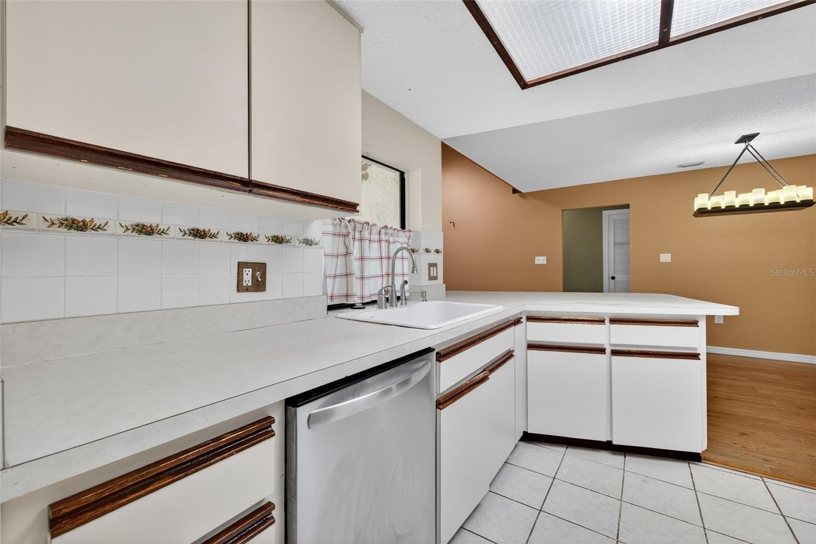 Image 14 of 39 For 2753 Oak Bend Court