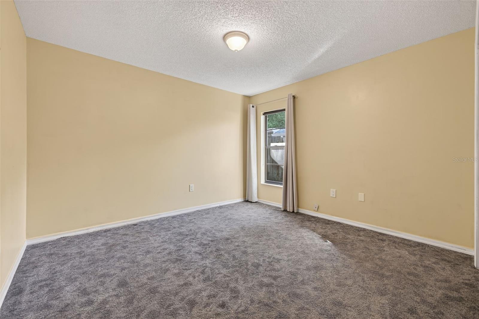 Image 23 of 39 For 2753 Oak Bend Court