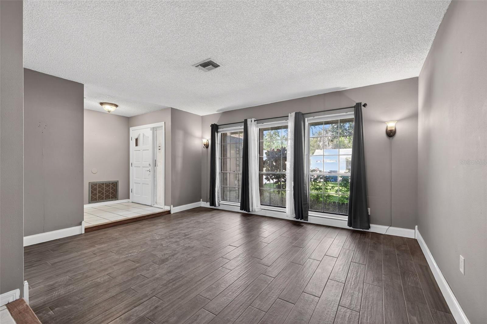Image 4 of 39 For 2753 Oak Bend Court