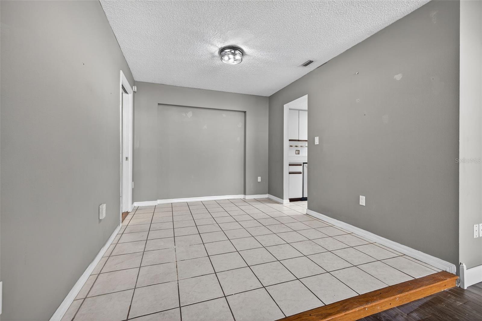 Image 5 of 39 For 2753 Oak Bend Court