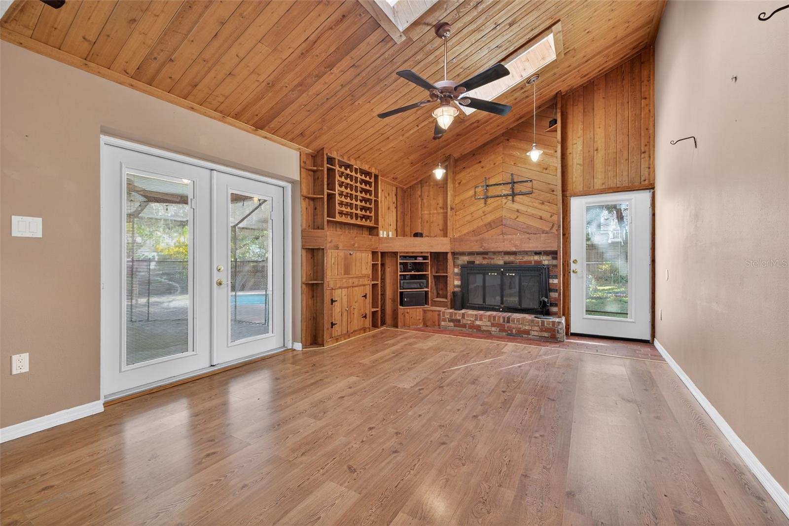 Image 7 of 39 For 2753 Oak Bend Court