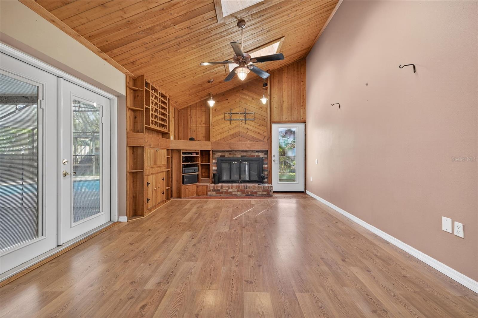 Image 8 of 39 For 2753 Oak Bend Court