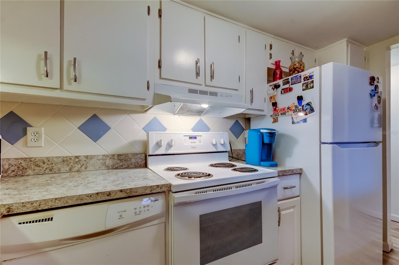 Image 4 of 34 For 7701 Starkey Road 236