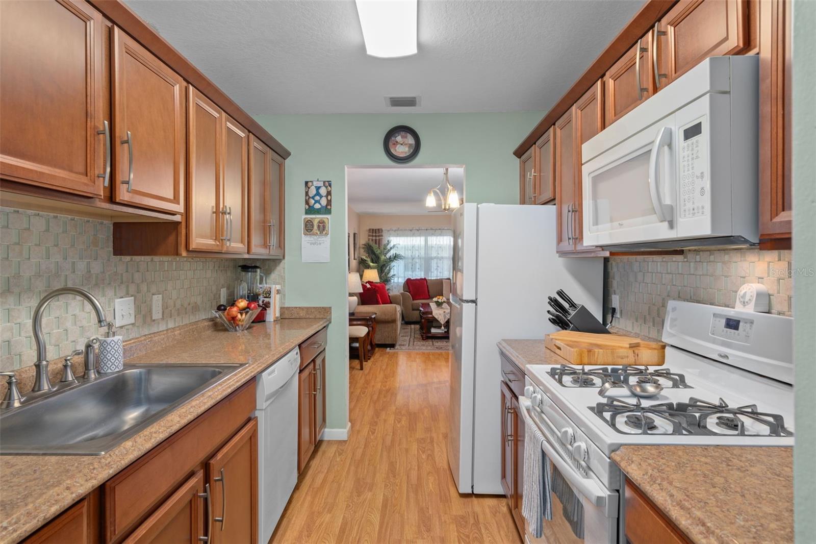 Image 13 of 36 For 5855 18th Street N 12