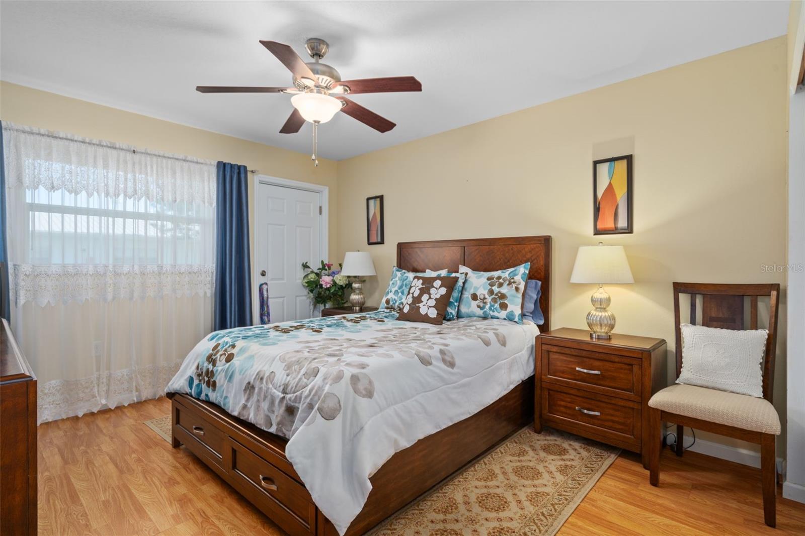 Image 23 of 36 For 5855 18th Street N 12