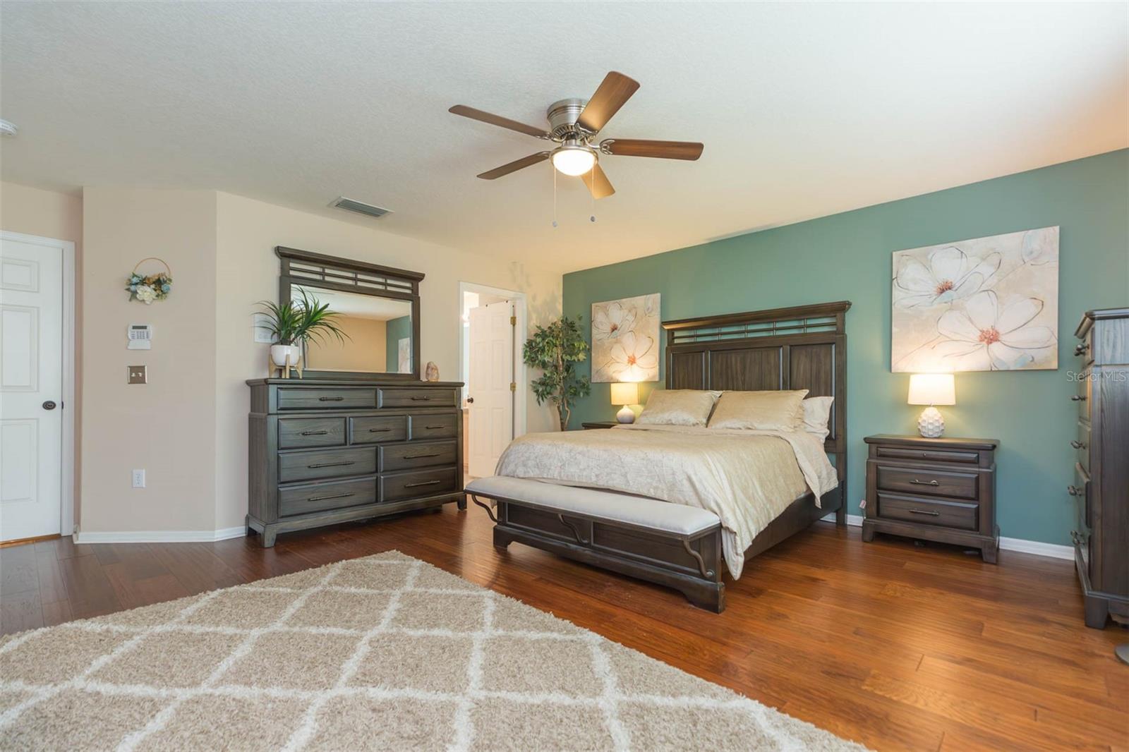 Image 41 of 79 For 18102 Nassau Point Drive