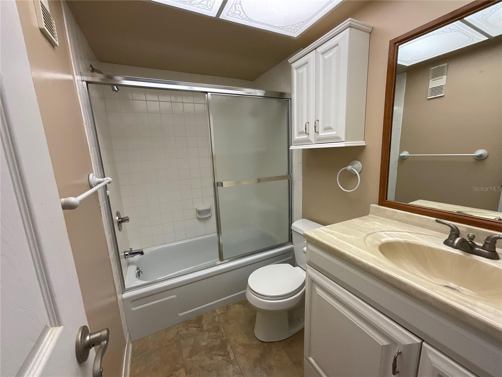 Image 18 of 30 For 2650 Countryside Boulevard F202