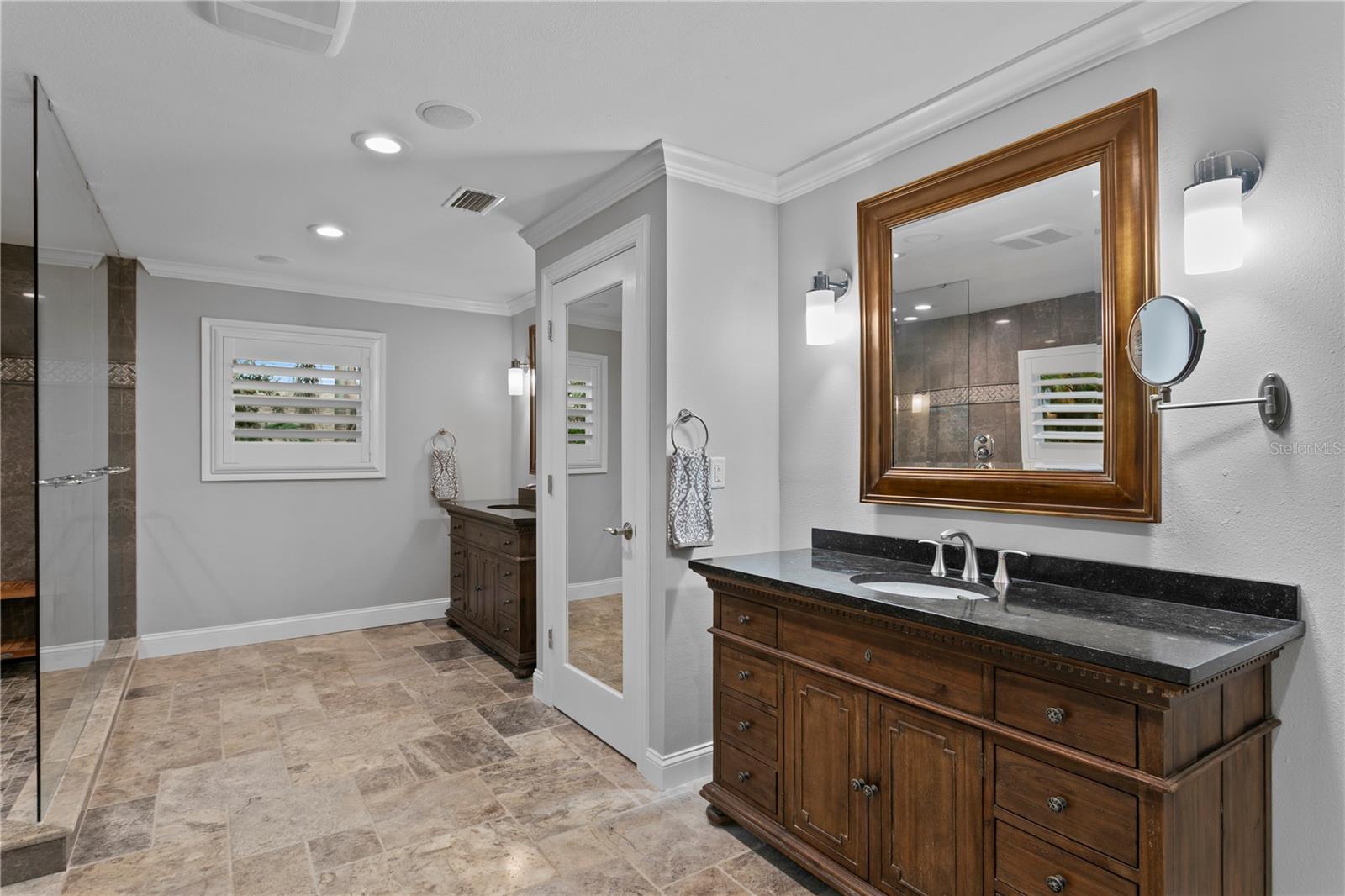Image 27 of 63 For 8488 35th Avenue N