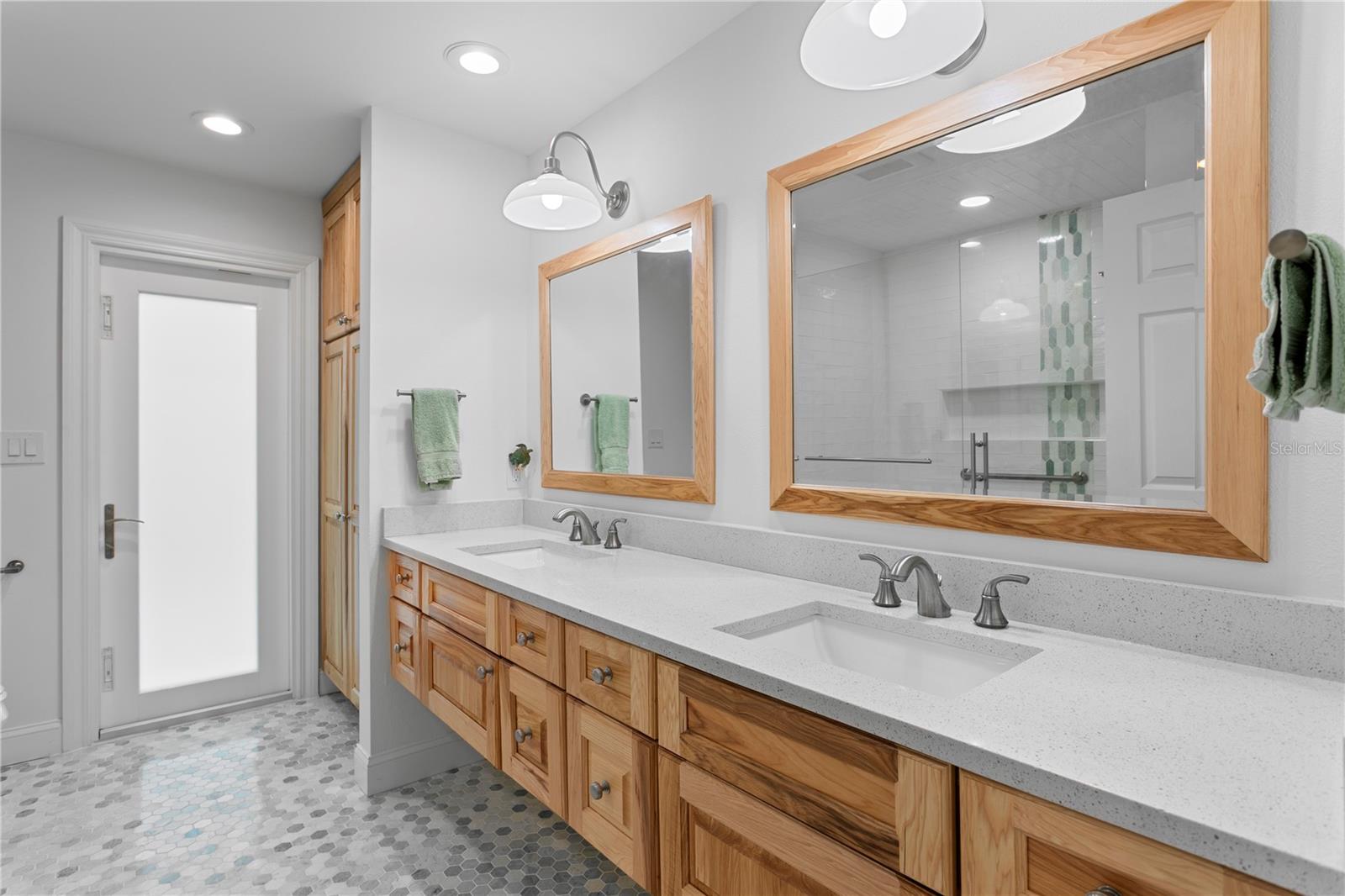 Image 32 of 63 For 8488 35th Avenue N