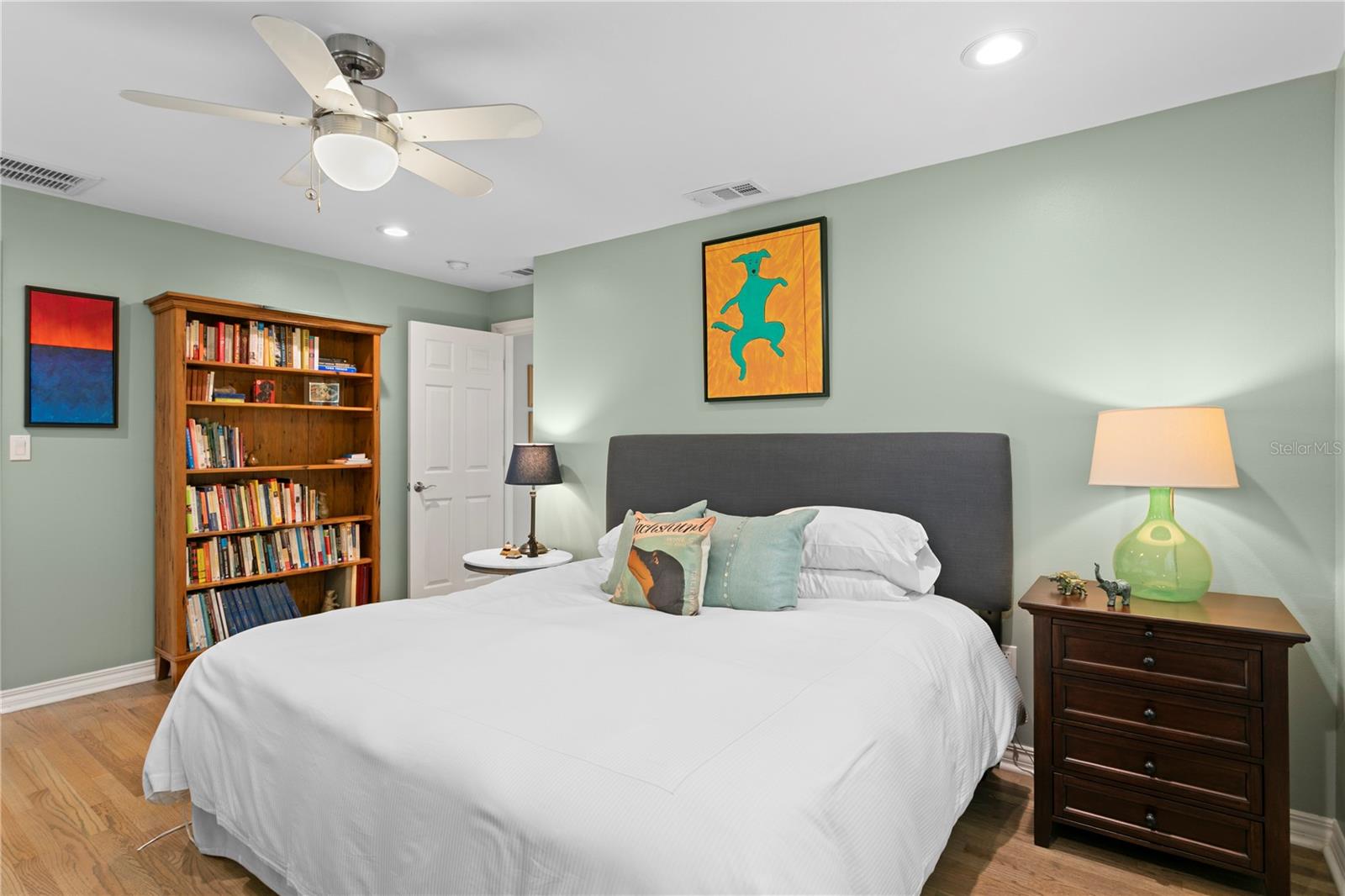 Image 33 of 63 For 8488 35th Avenue N