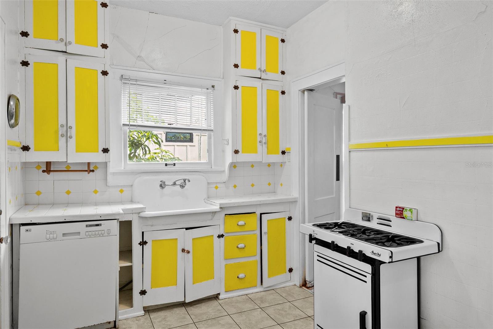 Image 15 of 45 For 1142 7th Street N
