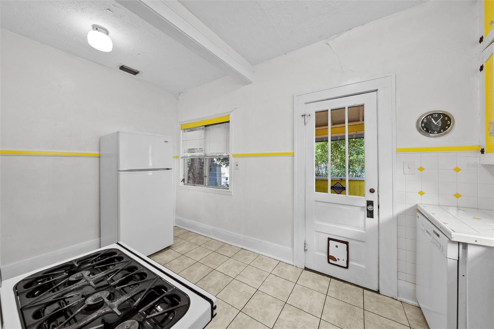 Image 17 of 45 For 1142 7th Street N