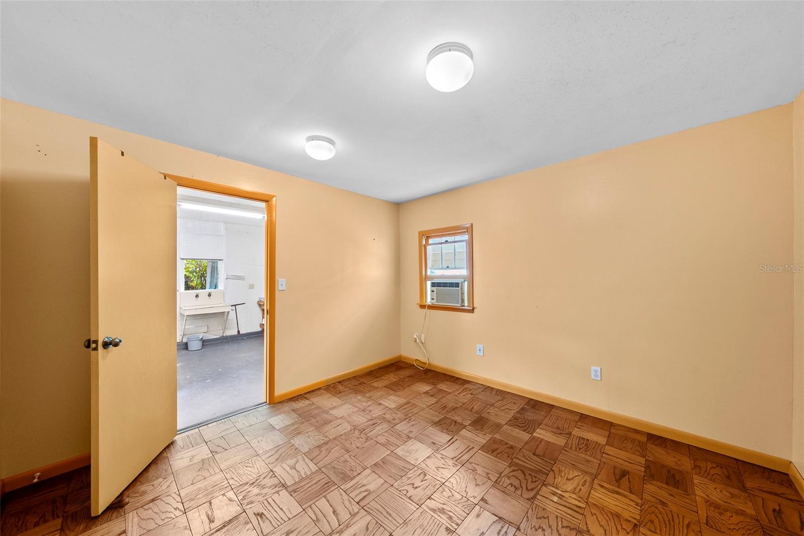 Image 35 of 45 For 1142 7th Street N