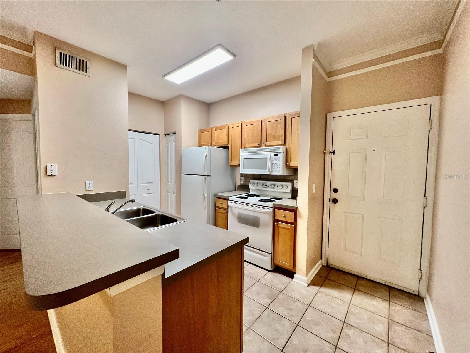 Image 4 of 21 For 4207 Dale Mabry Highway 6108