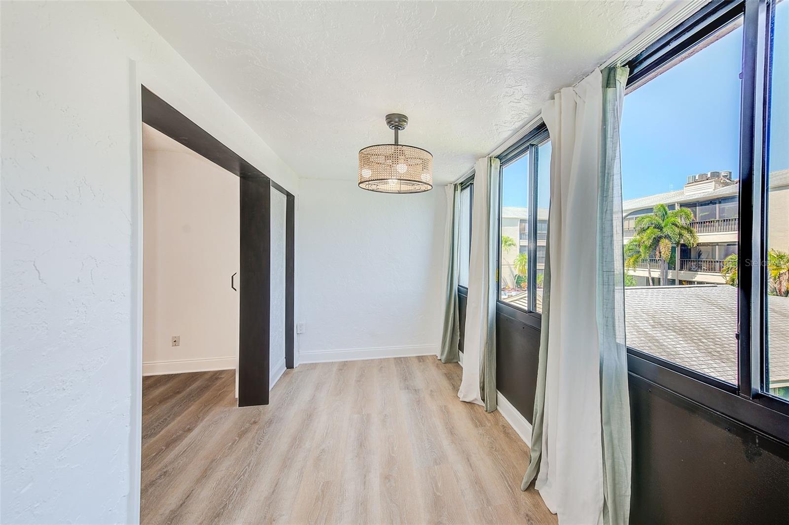 Image 16 of 36 For 215 Valencia Boulevard 201