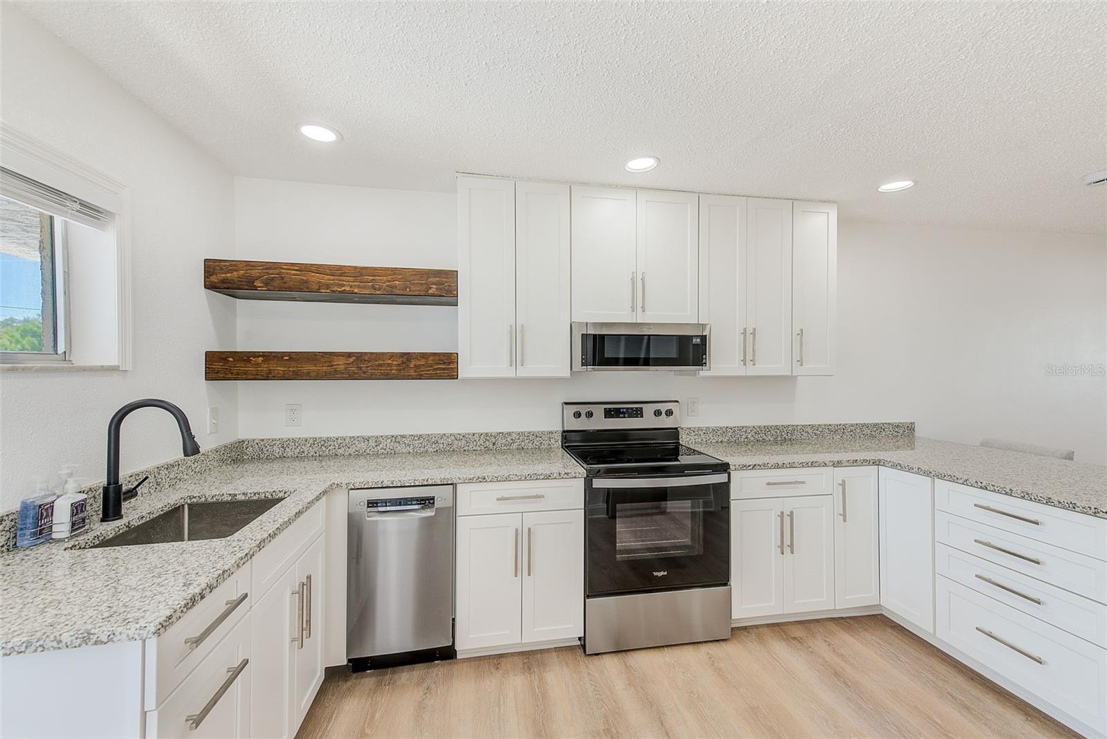 Image 3 of 36 For 215 Valencia Boulevard 201