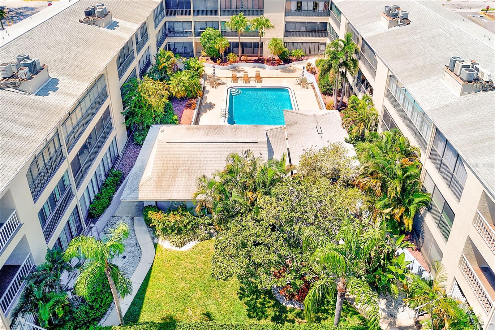 Image 31 of 36 For 215 Valencia Boulevard 201