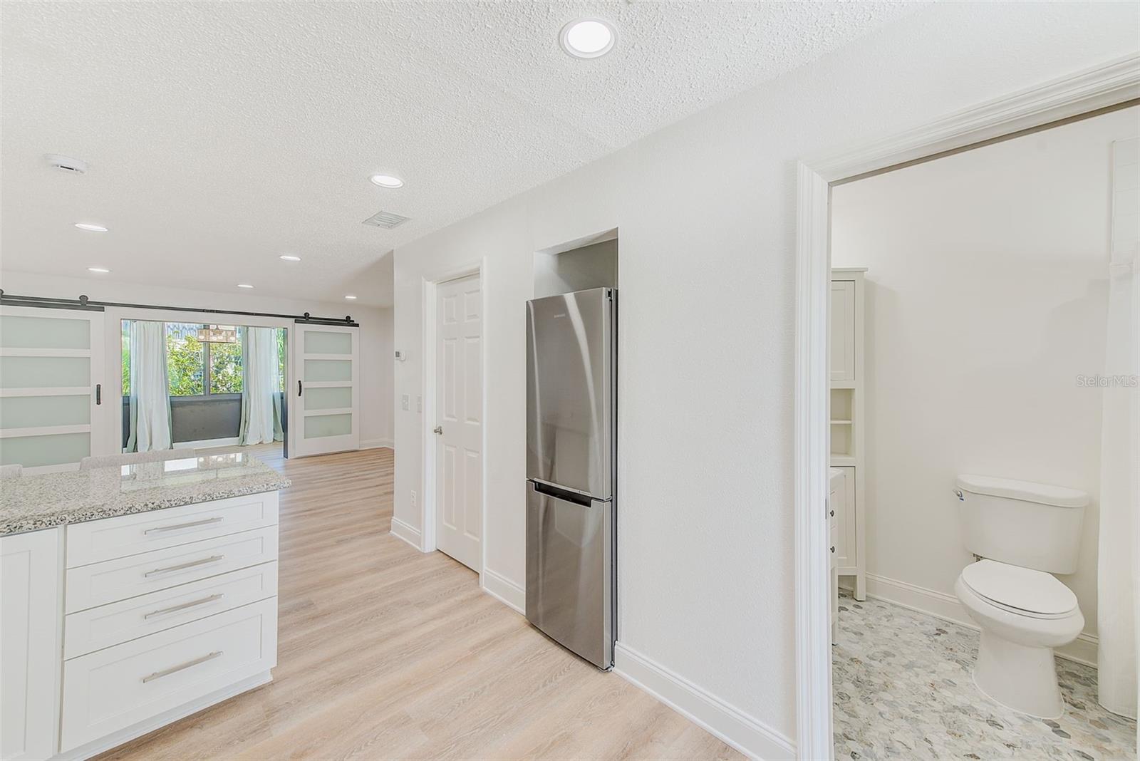 Image 8 of 36 For 215 Valencia Boulevard 201