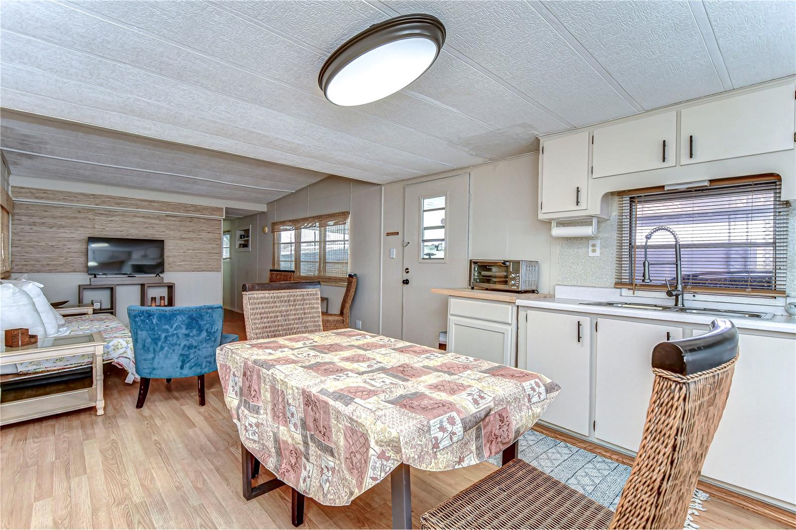 Image 13 of 23 For 37512 Attica Avenue