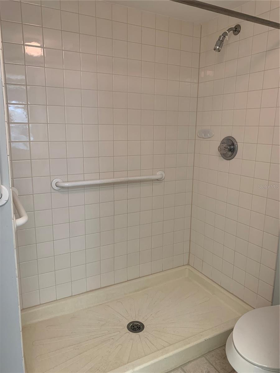 Image 17 of 28 For 1320 Pasadena Avenue S 107