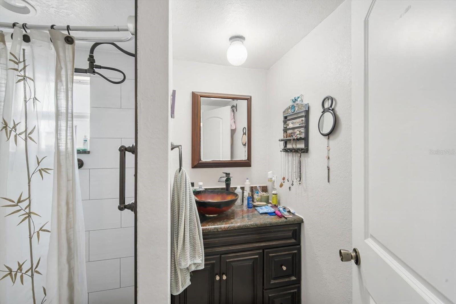 Image 11 of 26 For 40832 River Road