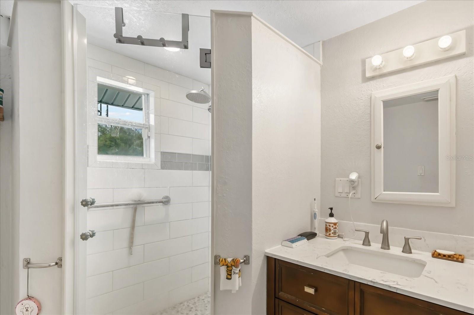 Image 16 of 26 For 40832 River Road